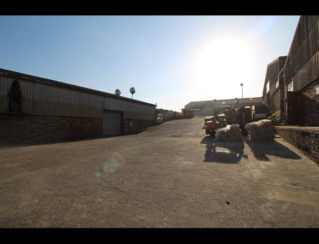 2,580M² WAREHOUSE FOR SALE IN BRAELYN